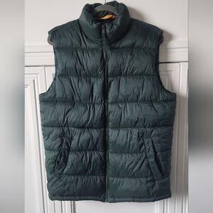 Men's Old Navy Puffer Vest In Sizes XL & M